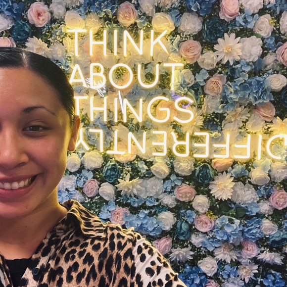 •MEET ME• - Picture 4 of 16